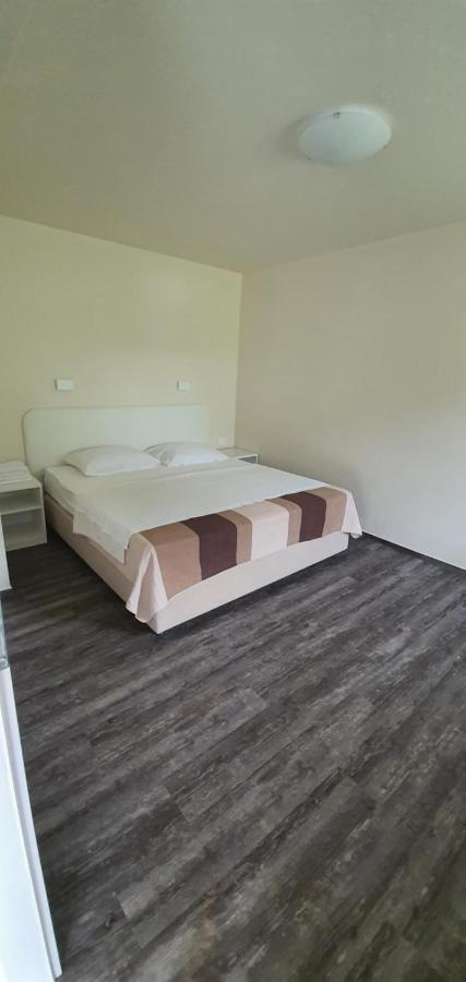 Gostilna S Prenocisci Pri Janezu Hotel Zgornja Loznica ภายนอก รูปภาพ