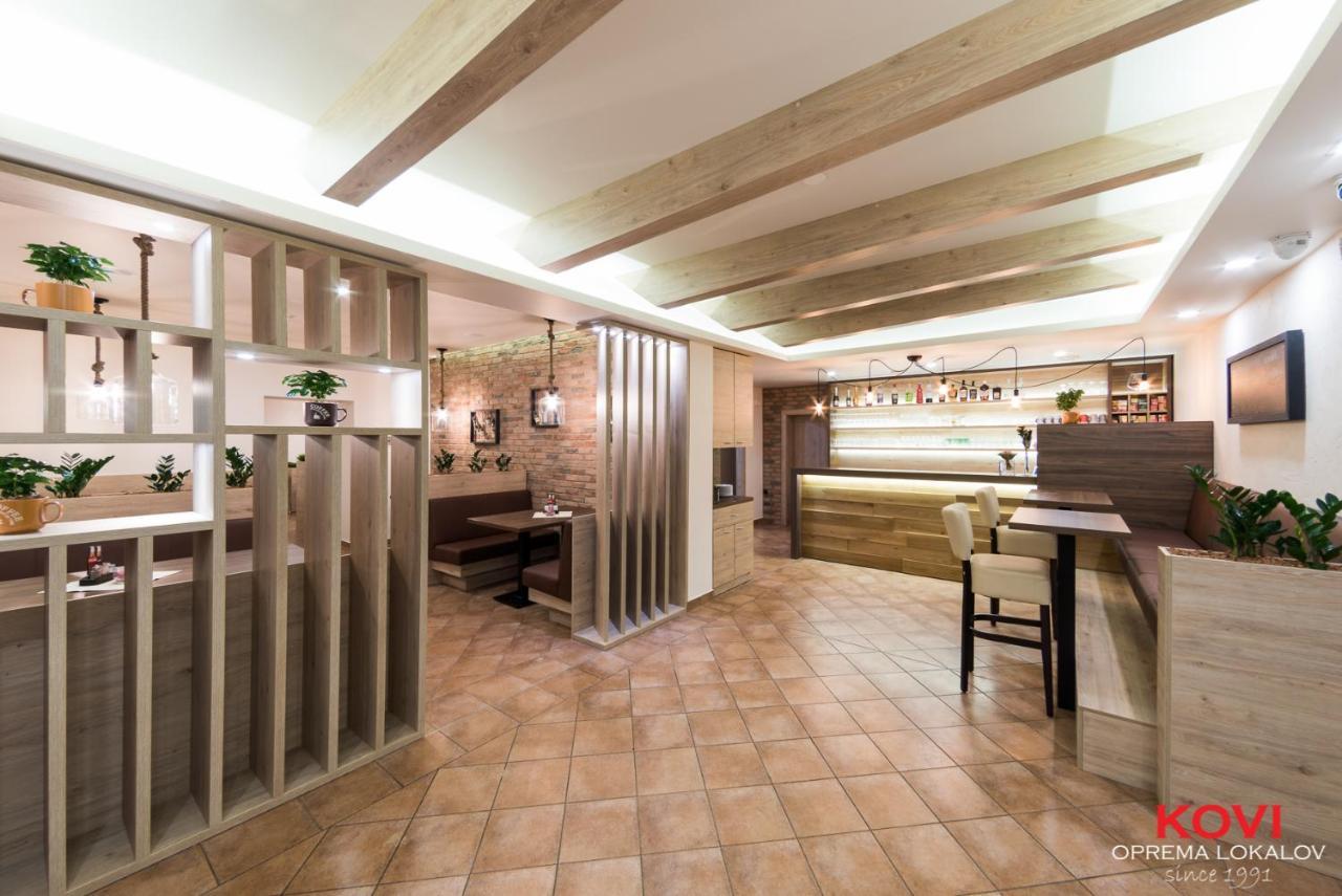 Gostilna S Prenocisci Pri Janezu Hotel Zgornja Loznica ภายนอก รูปภาพ