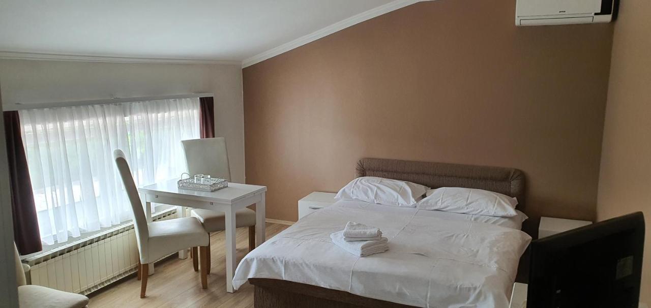 Gostilna S Prenocisci Pri Janezu Hotel Zgornja Loznica ภายนอก รูปภาพ